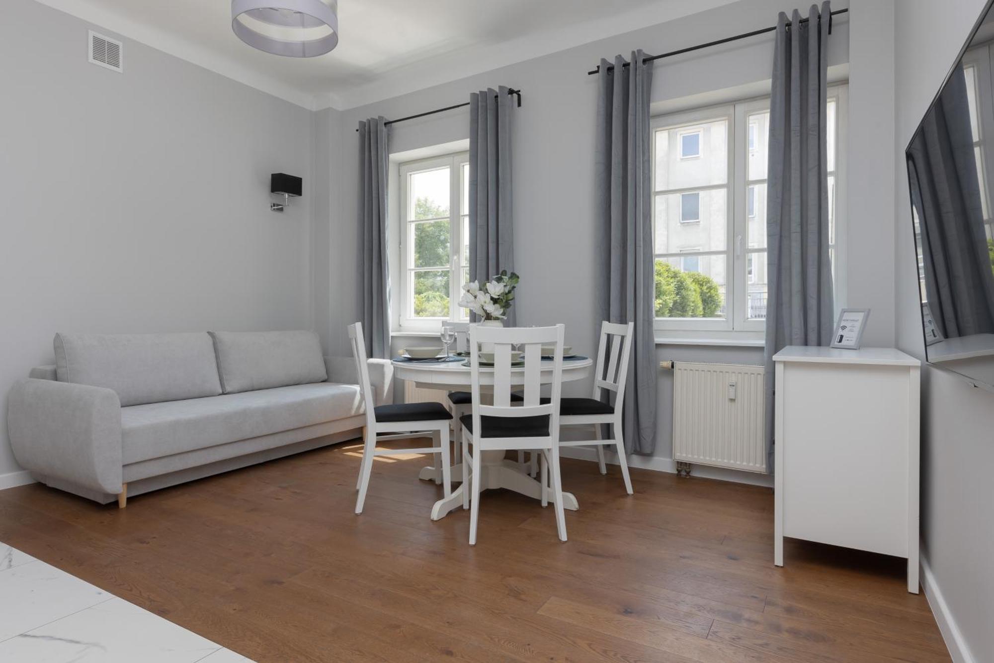 City Center Aparthotel Chmielna By Noclegi Renters Warsaw Exterior photo