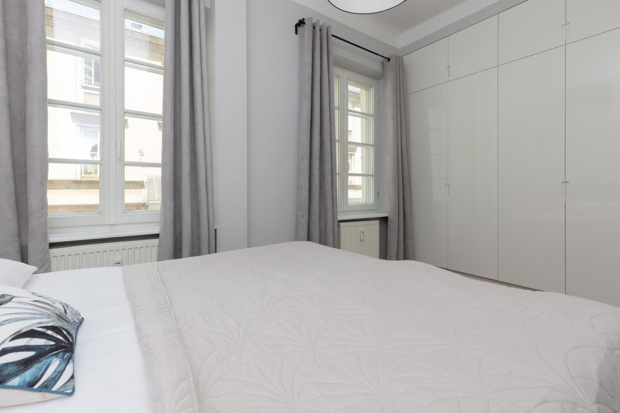 City Center Aparthotel Chmielna By Noclegi Renters Warsaw Exterior photo