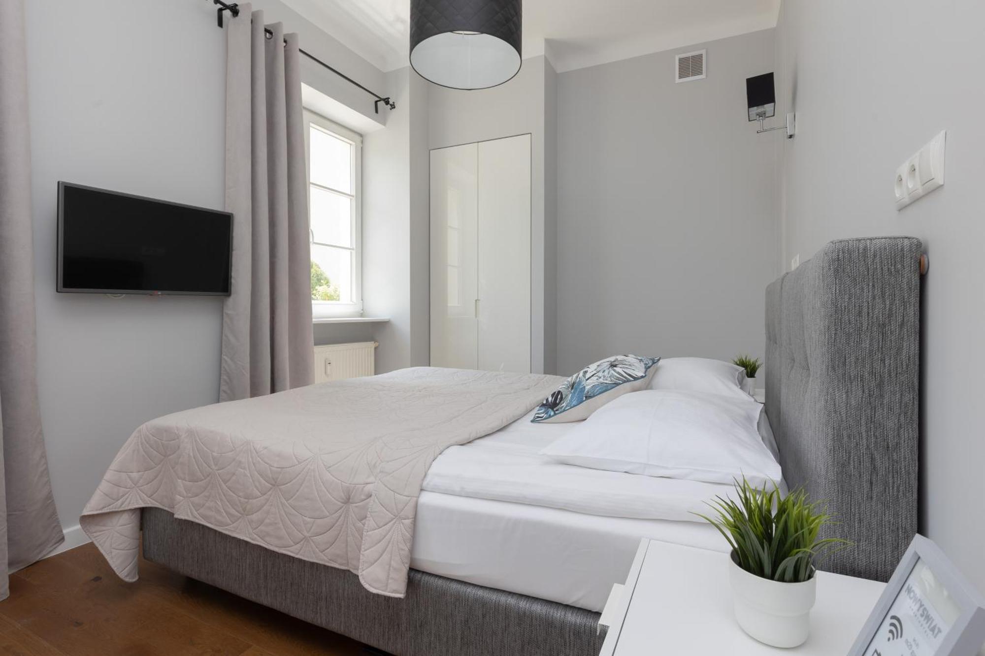 City Center Aparthotel Chmielna By Noclegi Renters Warsaw Exterior photo